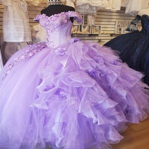 2022 Lüks Lavanta Kraliçe Tasarımcısı Quinceanera Prom Elbise Balo Elbise Kollu 3D Çiçek Çiçekleri Dantel Tatlı 15 Akşam Formal245h