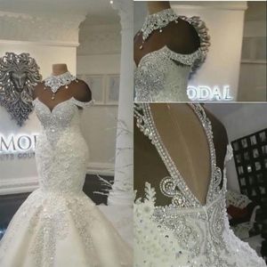 2021 Seksowne luksusowe sukienki ślubne Dubai Arabskie syreny ślubne ślubne suknie ślubne Wysoka szyja Iluzja koronkowa Kryształowa Beaing Tull282z