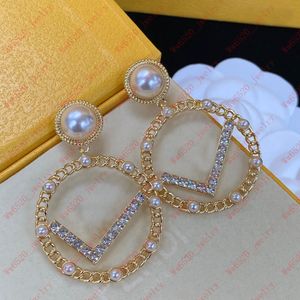 Boucles d'oreilles en forme d'anneau creux tissé, embellissements de perles délicats pour correspondre aux vêtements, supports d'oreille personnalisés, cadeaux