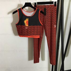 Yoga Egzersiz İki Parça Set Kadın Sweatheruit Tiger Mektubu Baskılı Tank Top Stranty Sıska Alt Sweetpants Lady Sexy Street Giyim