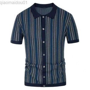 Herren-Freizeithemden, 2023, Sommer, neues Polo-Shirt für Männer, T-Shirts, Tops, gestreift, Kontrast-Knopf, Strickjacke, gestrickt, kurzärmelig, Slim-Fit, dünnes männliches Polo-Shirt L230721