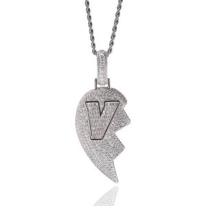 Iced Out Broken Heart Pendant Necklace Mens Womens Fashion Hip Hop V Letter Gold Halsband smycken249g