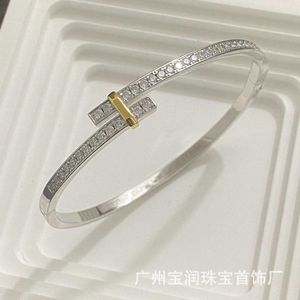 Brand Brand Brand Edge Bracelet de alta qualidade Simples e atmosférico S925 Anel de prata embrulhado Estrelas de temperamento no céu 454o