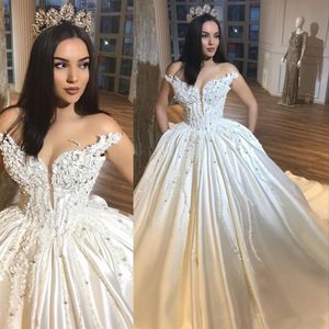 Gorgeous Ball Gown Wedding Dresses Appliques Beads Plunging Neckline Satin Plus Size Wedding Dress Count Train Country Style Brida227V