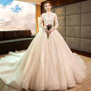 2021 Women Vintage A-line V-neck Wedding Dresses Long Backless Lace Puffy Bridal Gowns Sweep Train Plus Size 3 4 Long Sleeves280Q