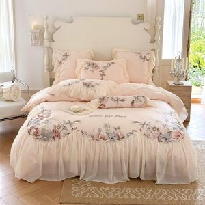 Set di biancheria da letto 1200TC Fiori di cotone egiziano Ricamo Set da sposa principessa di lusso Pizzo Volant Copripiumino Lenzuolo Federe