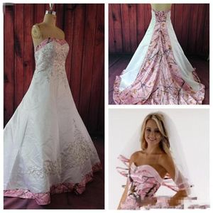 2022 Modest Pink Camo Embroidery Fresh Bridal Dresses A Line Sweetheart Lace Up Back Court Train Tear Downs285W