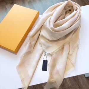 Sciarpa di seta di moda Designer Sciarpe di seta Scialle di alta qualità Sciarpe a collo lungo Sciarpa da donna Foulard Silenziatore Uomo Bufanda 6 colori con confezione regalo