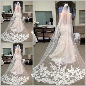 Fashion Chapel Length Tulle Bride Wedding Veils with Comb Applique Decoration Long Bridal Veil Hair Accessories333r