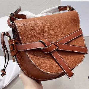 Braune Satteltasche mit Kette, Designer-Taschen, Damen-Umhängetasche, Leder, klassische Messenger-Schulter, modische Handtaschen, Damen-Geldbörse mit Klappe, berühmte Geldbörse