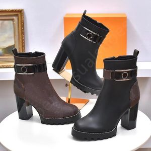 Designerskie buty kostki buty martin pustynia dla kobiet klasyczne buty mody zimowe skórzane buty gruboziarniste obcasy buty rozmiar 35-42 z pudełkiem