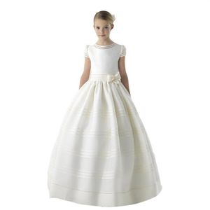 2020 New White Ivory Satin Arrival Flower Girl Dress First Communion Dresses For Girls Short Sleeve Belt With Flowers Customized186I