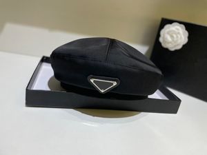 Berets Brand Designer Spring Summer Caps Women Diamond Letter Stain Sboy Cap Baker Boy Hat 77142