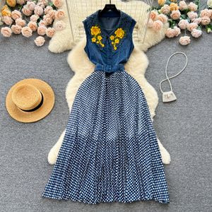 2023 Summer New French Elegance Small Group High Grade Wave Dot Spliced Denim Sleeveless Waist Slim Dress