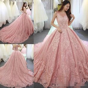 Różowe sukienki Quinceanera 2020 koronki Sheer Scoop Scyk Szyjka Sieknięcie Train Custom Sweet 15 16 Ball Stun