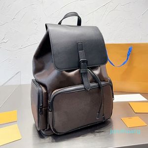 Tasarımcı -Men'in Sırt Çantası Sırt Çantaları Adam Çanta Çantası Büyük Kapasite Seyahat Seyahat Duffel Çantalar Dizme Kapatma Fermuar Cepleri Klasik Mektup Okul Çantası Omuz Çantaları
