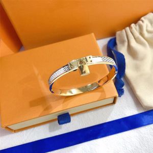 Luxury Designer Fashion Bangle women's or men's bracelet high quality leather bag pendant couple top jewelry supply285S