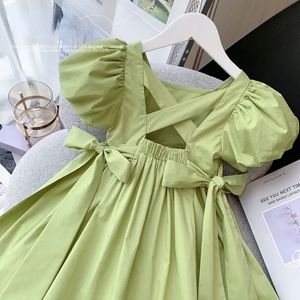 Детское платье для девочек Summer Kidsclothes 2023 Новое слоеное рукав платье Princess Princess Bowknot коленное платье элегантное сладкое