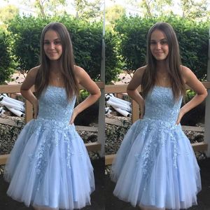 2022 Lovely Light Blue Strapless Short Homecoming Graduation Dresses A line Tulle Lace Top Ruched Cocktail Prom Dress New Open Bac269S