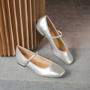 Klänningskor damer elegant silver läder Mary Jane skor fyrkantiga tå ankel strap metall spänne balett lägenheter kvinnor japanned slip på loafers l230721