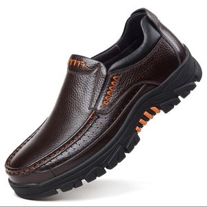 Sapatos sociais Sapatos de couro legítimo masculino mocassins macios em couro de vaca masculinos sapatos casuais calçados masculinos preto marrom sem cadarço A2088 230720