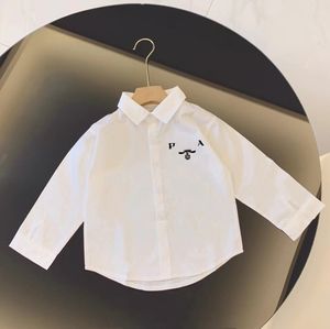 baby t shirt lapel kid designer tshirt långärmade barn kläder 4 stilar brev mönster flickor pojkar tee höst vinter vår formell klädskola uniform vit vit