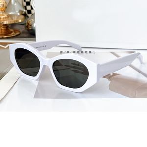 40238U Vita solglasögon Dark Grey Lens för kvinnor Summer Shades Sunnies UV Protection Eyewear With Box