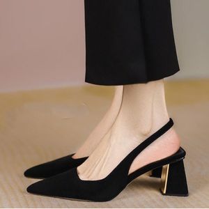 Klänning som säljer svarta höga klackar sandaler sommarfest sexiga tjocka mulskor tofflor kvinnors bröllop 230720