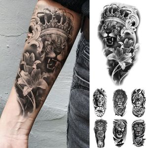 Vattentät tillfällig tatueringsklistermärke Crusader Wings Cross Warrior Flash Tattoos Lion Wolf Body Art Arm Fake Sleeve Tatoo Men