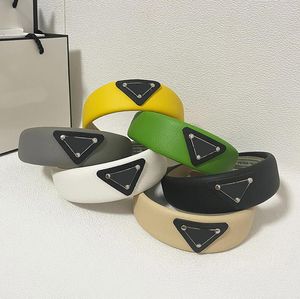 6 Farben Modedesigner Schwamm Stirnband Mädchen Schwarz Buchstaben Stirnbänder Haarschmuck für Frauen Designer Stirnbänder Haarschmuck