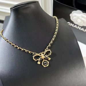 High Quality Luxury Brand Designer Chokers Necklaces Women 18K Gold Plated Faux Leather Stainless Steel Letter Pendant Necklace Chain Jewelry Accessories 20style
