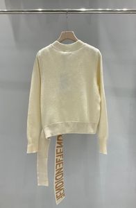 Fende Kadın Sweaters Tasarımcı Sweater Zarif Bayan Gömlek Lüks Giyim Korse Gömlek Altın Para Tokalı Çizgili Örgü Hollow Lace Up Örgü Sweater