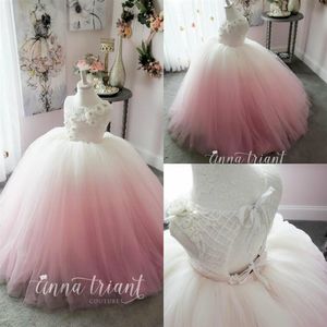 2020 Rainbow Flower Girl Dresses Jewel Neck spets Floral Flowers Boho Första nattvardsklänning för Little Girl A-Line Kids Birthday PA182A