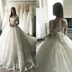 Luxury Lace Bridal Gowns Applique Long Sleeve Princess Wedding Dresses Cathedral Train Elegant Dubai Arabic Muslim A-line301n