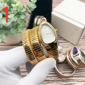 Наручительные часы Женщины смотрят Quartz Movement Ladies B Snake Fashion Creative Multiply Styles260o