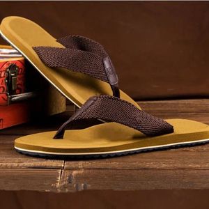 Sommer Herren Hausschuhe Sandalen Strand Hausschuhe Flacher Absatz Bequeme Mode Flip Flops Plus Größe 39-45