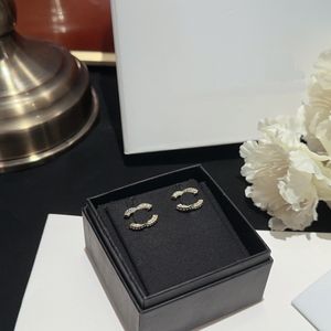 다이아몬드 귀걸이 디자이너 스터드 C 편지 18k 골드 도금 진주 채널 귀걸이 여성 보석 웨딩 선물