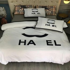 White Duvet Cover Luxury Designers Bedding Sets Queen King Size Bed Sheet Pillow Covers Designer Comforter Set233S