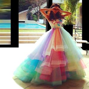 Regenbogen bunte geschwollene Ballkleider Schatz handgemachte Blumen appliziert lange Sweet 16 Kleid 2023 Teen Mädchen Frauen Festzug Eveni265d