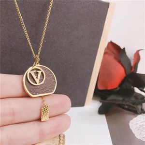 2021 luxurys Pendant Necklaces Fashion for Man Woman 48cm designers brand Jewelry mens womens Highly Quality more Model Optional w2692