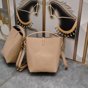 Moda tasarımcı çantası küçük parlak deri kadın çanta yüksek kaliteli omuz çantaları