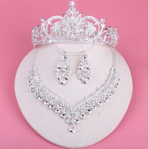 Luxury Three-Piece Party Brudtillbehör med Drop Rhinestone Halsband Crown Tiaras Crown Earrings Headwear Beading Wedding Jew20e