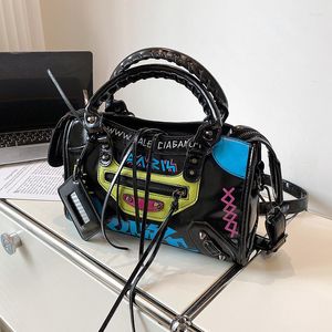 Abendtaschen Damenmode Tasche 2023 Niet Graffiti Luxus Designer Geldbörsen und Handtaschen Weiß Schwarz Grün Blau Rot Hochwertige Schulter