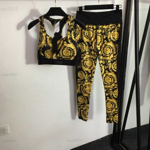 Kobiety setki jogi designerskie dresy rozmiar S-xl 2PCS vintage wzorzyste na drukowanym zbiorniku i elastyczne legginsy z wysokiej pasa