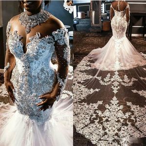 CRYSTAL Pärlagad afrikansk sjöjungfru bröllopsklänningar med illusion lång ärm 2020 Sheer High Neck Cathedral Train Princess Wedding Gow2514