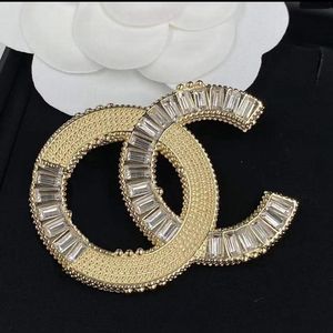 20 Style Brand Designer Brooch Classic C-Letter Pins Brooch Diamonds Fashion Women Brouches Suit Pins Excedsories