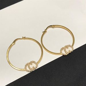 NOWA moda Pearl Gold Hoop Aretes for Women Party Wedding Miłośnicy prezentowe Zaangażowanie biżuterii z pudełkiem NRJ240U