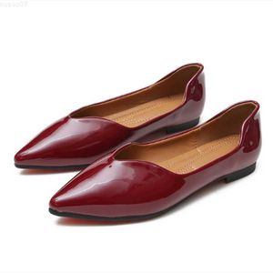 Klänningskor Lady New Spongy Insula Flats Pointy Toe Patent Leather 29cm Wine Black Simple Simple Slip-ons Spring Mocasines 33-48 Ballerinas L230721