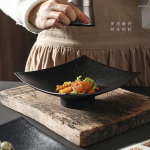 Pratos de jantar de cerâmica fosco Japonês Quadrado Prato de pé alto Utensílios de mesa Sobremesa para uso doméstico Ins Sand Pulling