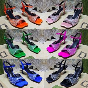 Silk Rhinestone Sandals Top Luxury Designer Shoes Fashion Sexy High Heels Summer Outdoor Platform Shoes Bekväma icke-halkiga avslappnade skor Nya läderklänningskor